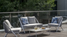 Salon pod chmurką? Naturalnie! Ogrodowe trendy 2021